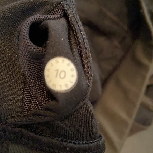 Lululemon Energy Bra - Picture 4 of 8